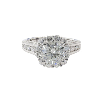 Bague en diamant rond naturel de 2,16 carats avec halo de diamants et pierres latérales en diamant – Assay Jewelers