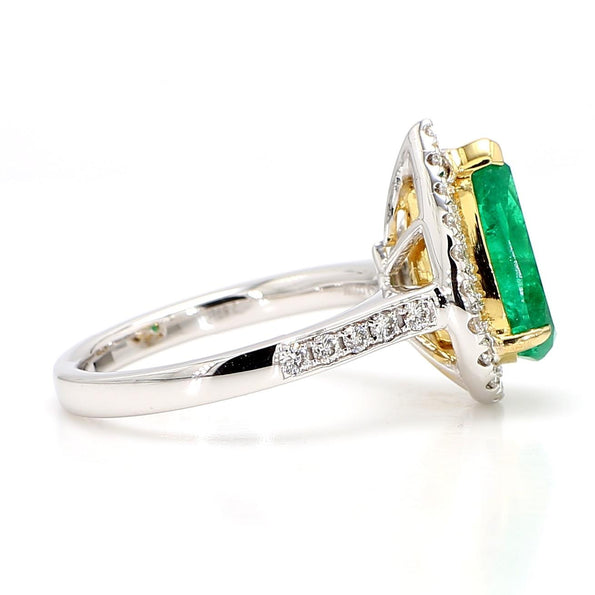 2.89 Carat Pear Vivid Green Emerald & Diamond Halo 18K Gold Halo Ring