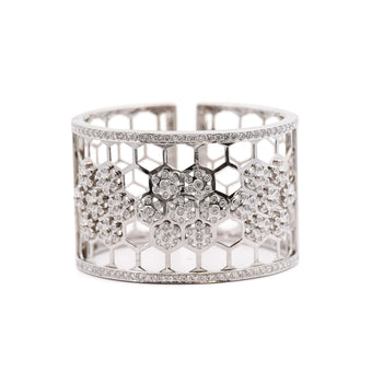 6.5カラット総重量 ラウンドカットダイヤモンド ハニカムモチーフ 18Kホワイトゴールド バングルブレスレット – Assay Jewelers