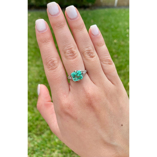 Antique Art Deco Platinum Natural Emerald Ring