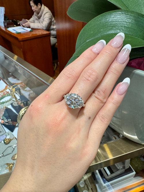 VVS1 Round Cut Diamond Ring Half Moon Cut Side Stones