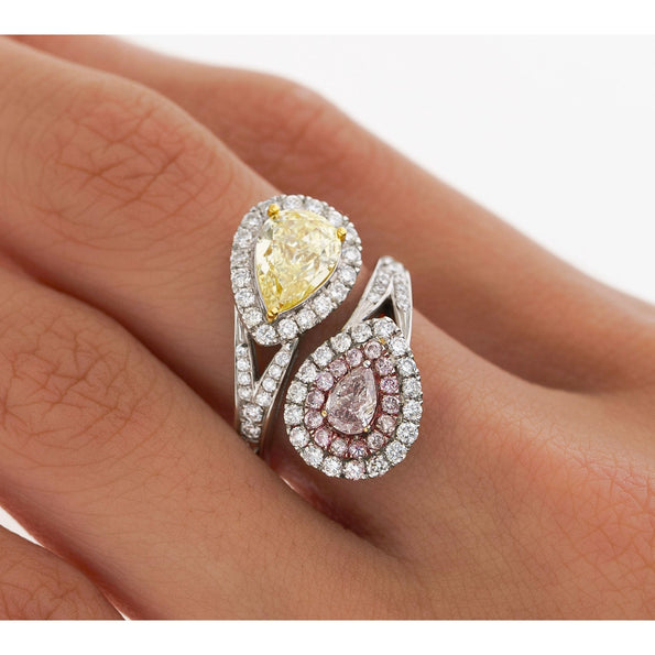 Bague Toi et Moi en or blanc 18K avec diamants jaune intense fantaisie et rose pâle fantaisie certifiés GIA