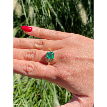 Bague en or massif 18k sertie d’une émeraude colombienne naturelle de 2,09 carats certifiée GRS – Assay Jewelers