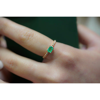 Natural Emerald and Diamond Ribbed Shank Thin Stacking Ring in 18K Rose Gold – Assay Jewelers