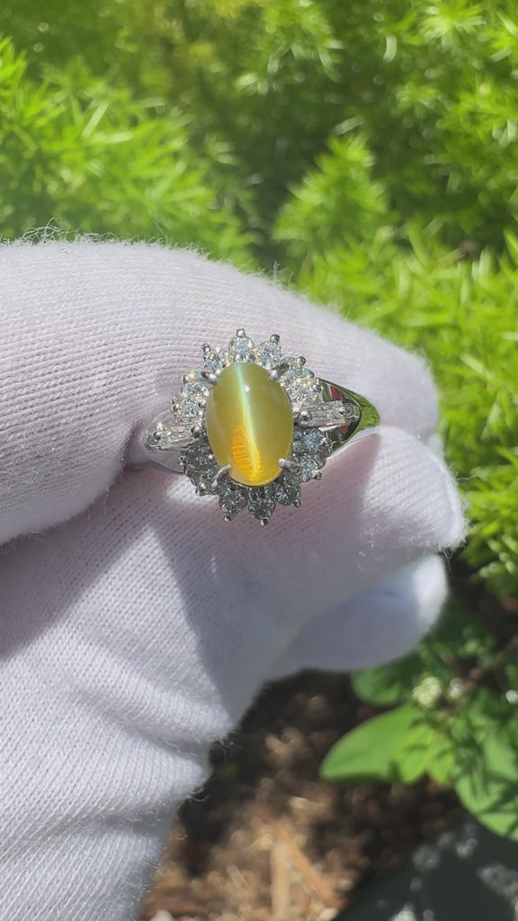 1.04 Carat Green Chrysoberyl Cat's Eye and Diamond Platinum Art Deco Style Ring