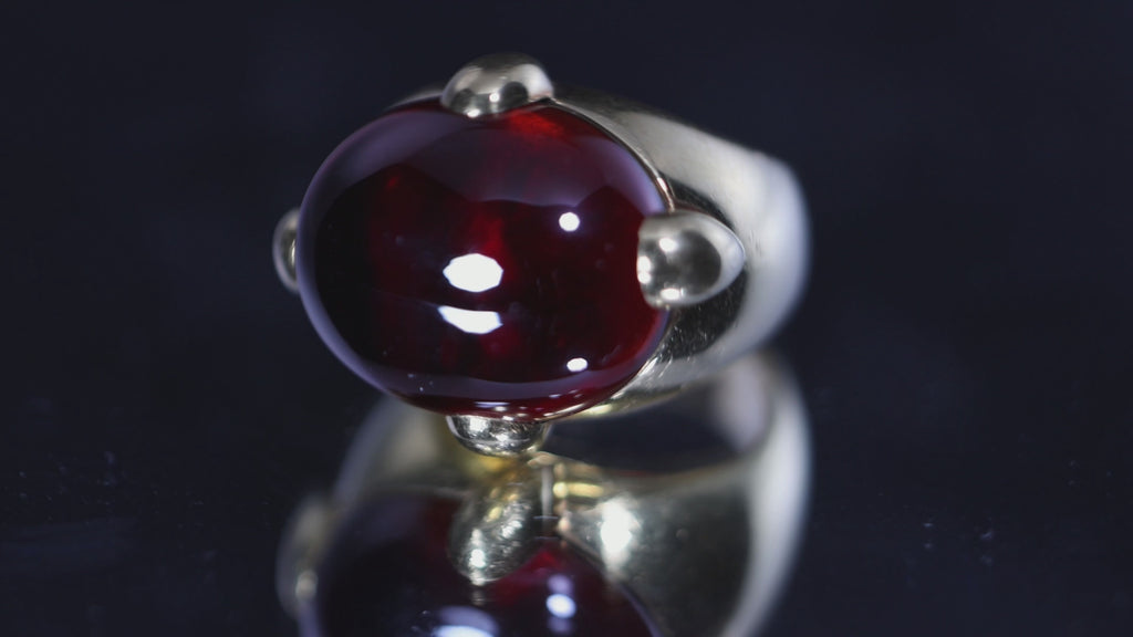 Pomellato Hessonite Garnet Cabochon 18K Yellow Gold Vintage 1970s Ring